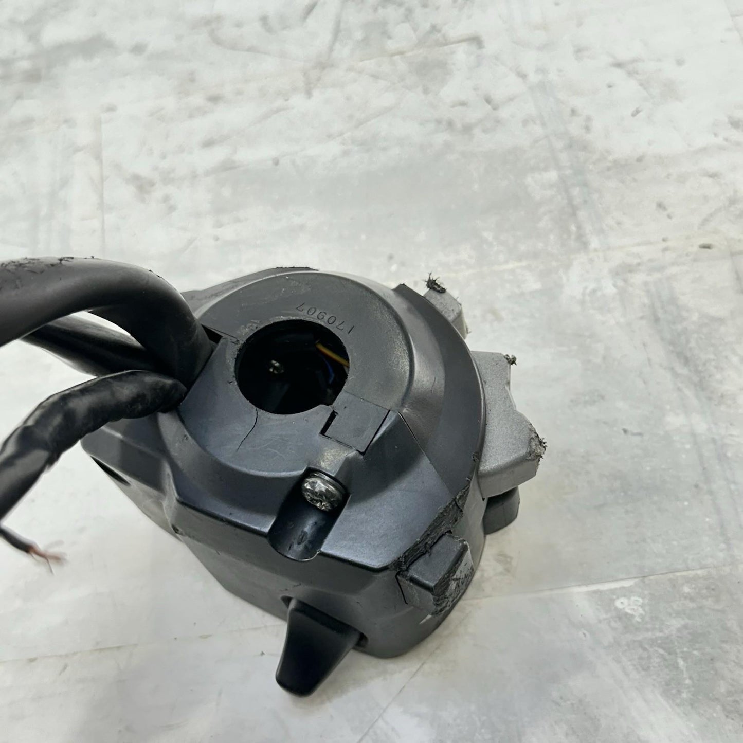 2017 - 2019 HONDA CBR1000RR LEFT SWITCH LIGHT HORN INDICATOR CONTROL *SCUFFED*