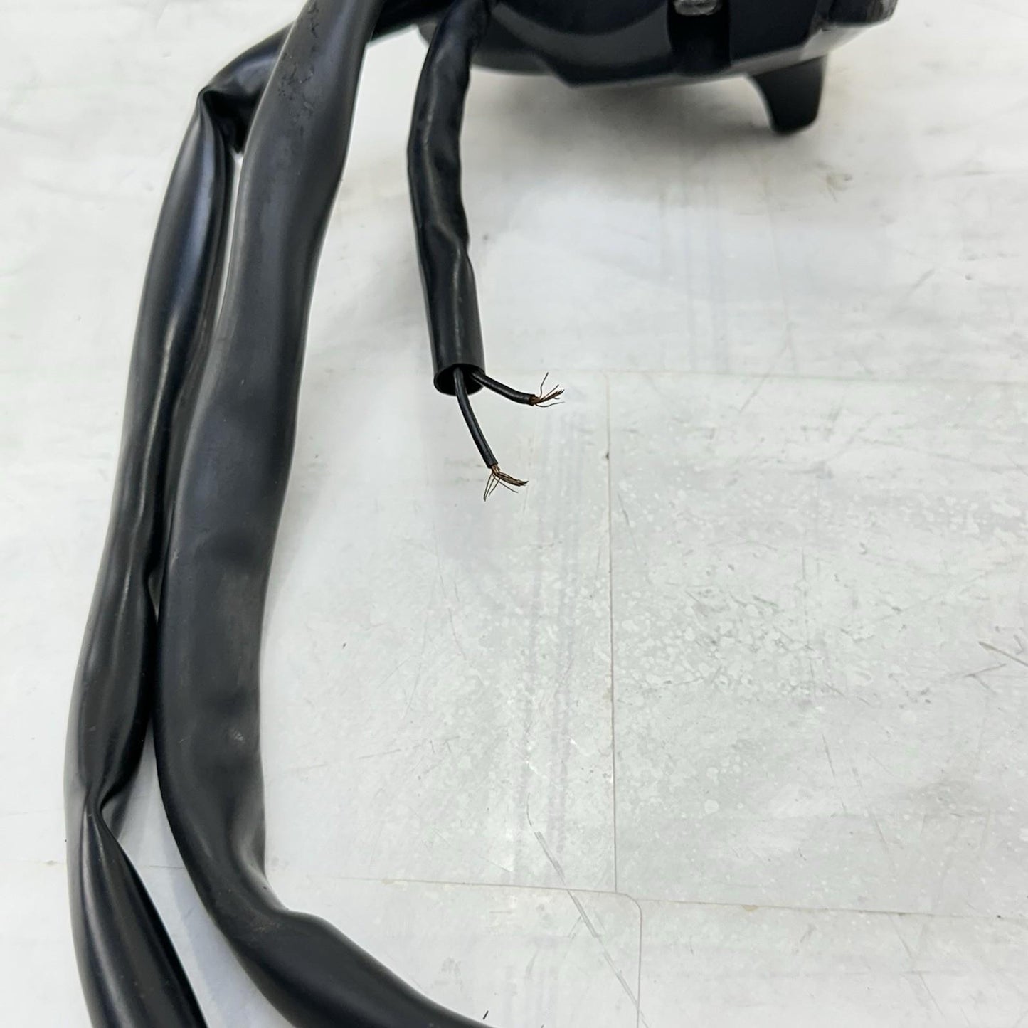 2017 - 2019 HONDA CBR1000RR LEFT SWITCH LIGHT HORN INDICATOR CONTROL *SCUFFED*