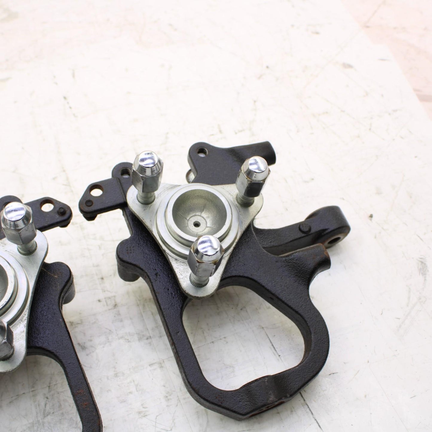 2008 CAN-AM SPYDER GS990 HUBS KNUCKLE SPINDLE BRACKET STEERING LEFT RIGHT STOCK