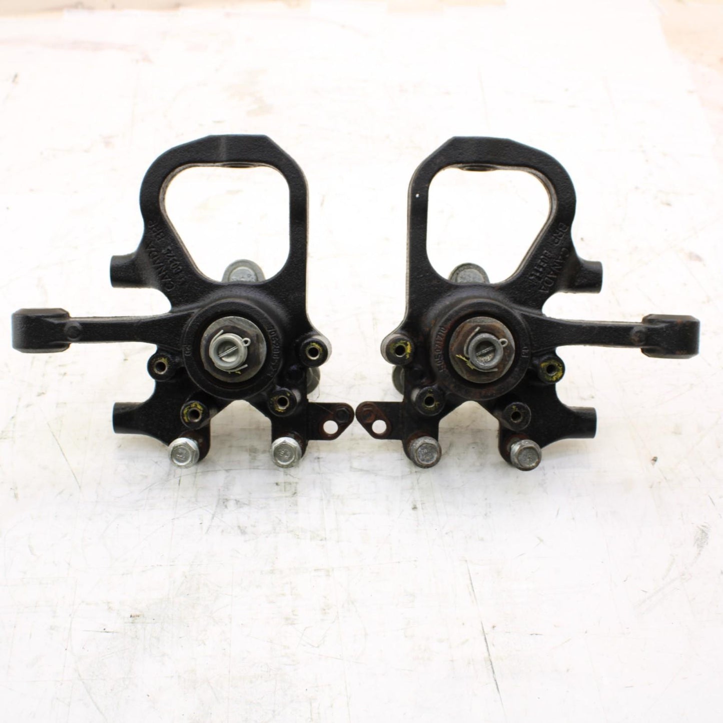 2008 CAN-AM SPYDER GS990 HUBS KNUCKLE SPINDLE BRACKET STEERING LEFT RIGHT STOCK