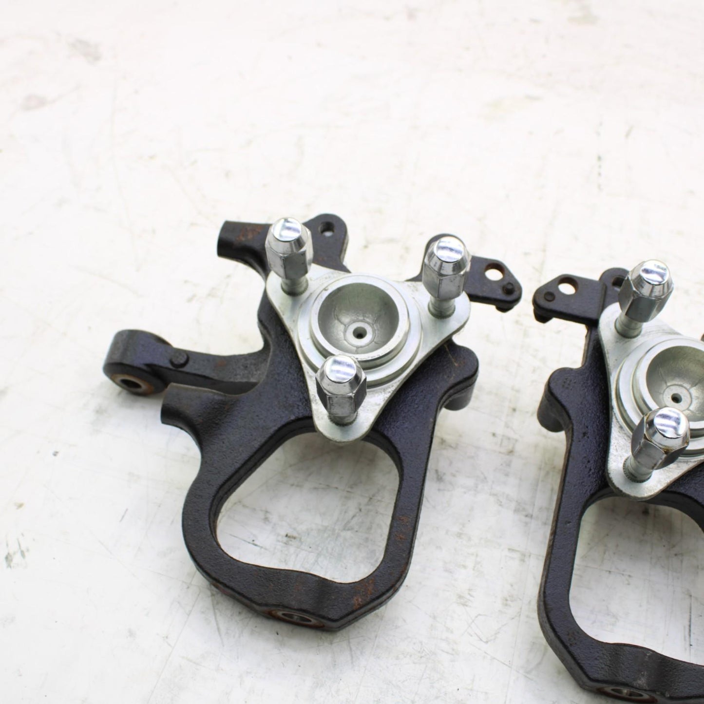 2008 CAN-AM SPYDER GS990 HUBS KNUCKLE SPINDLE BRACKET STEERING LEFT RIGHT STOCK