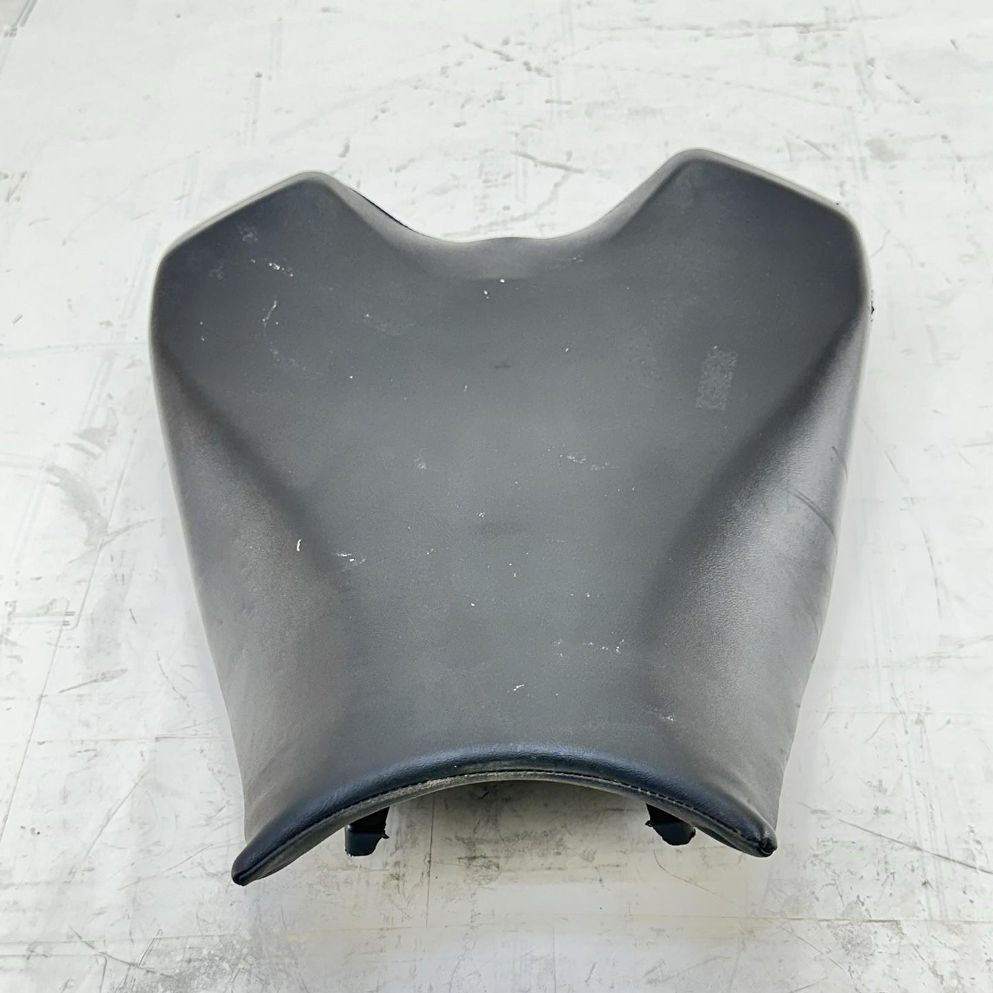 2017 - 2019 HONDA CBR1000RR FRONT SEAT DRIVER SADDLE BLACK STOCK *SCUFFED*
