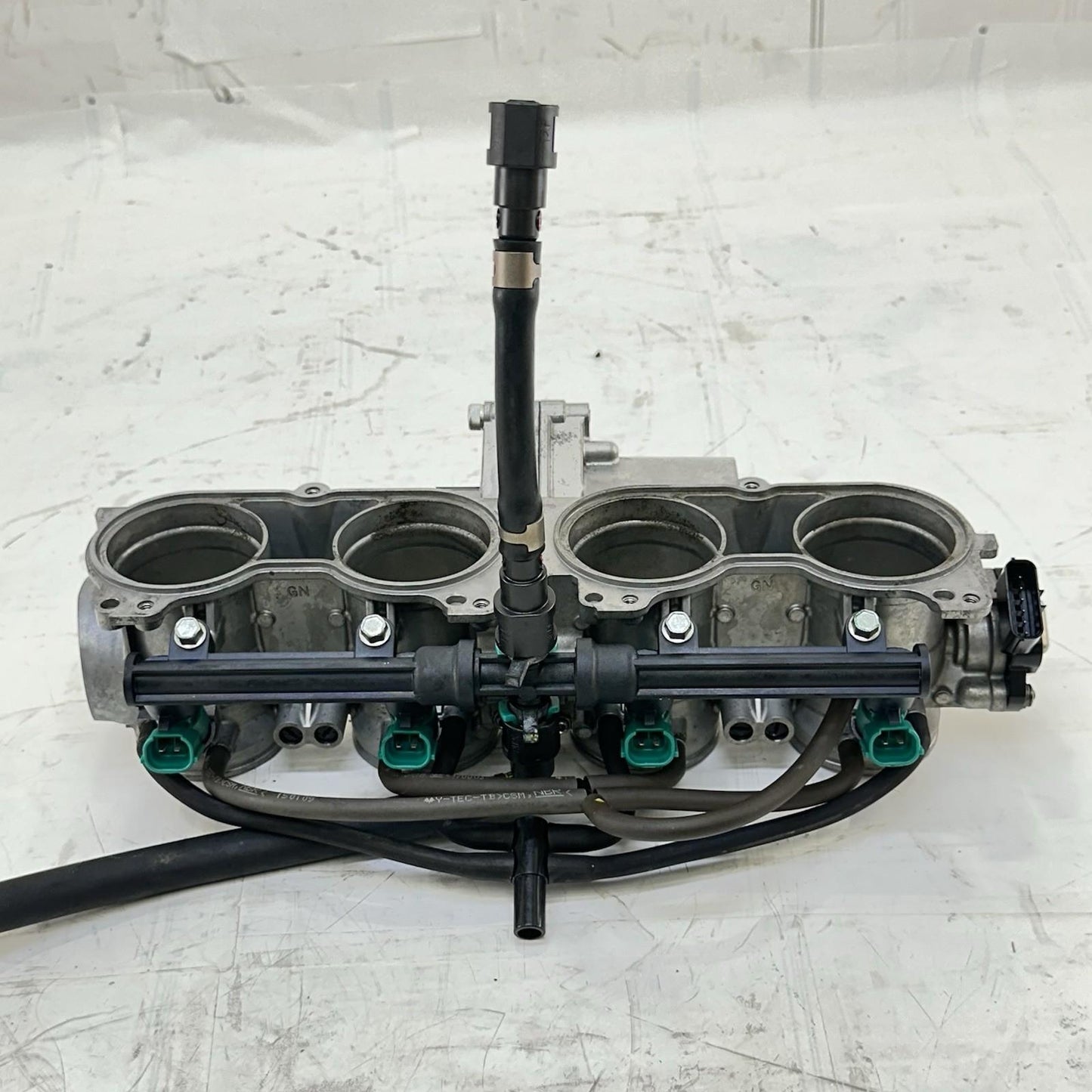 2017 - 2019 HONDA CBR1000RR THROTTLE BODY FUEL INJECTORS GAS LINES HOSES STOCK