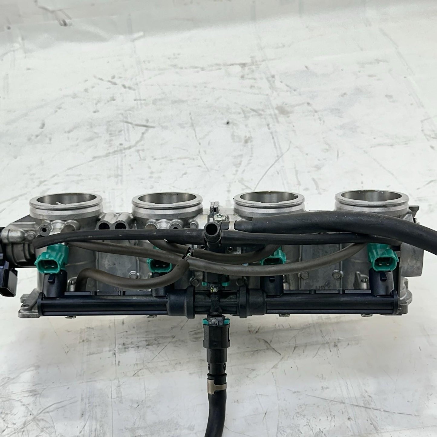 2017 - 2019 HONDA CBR1000RR THROTTLE BODY FUEL INJECTORS GAS LINES HOSES STOCK