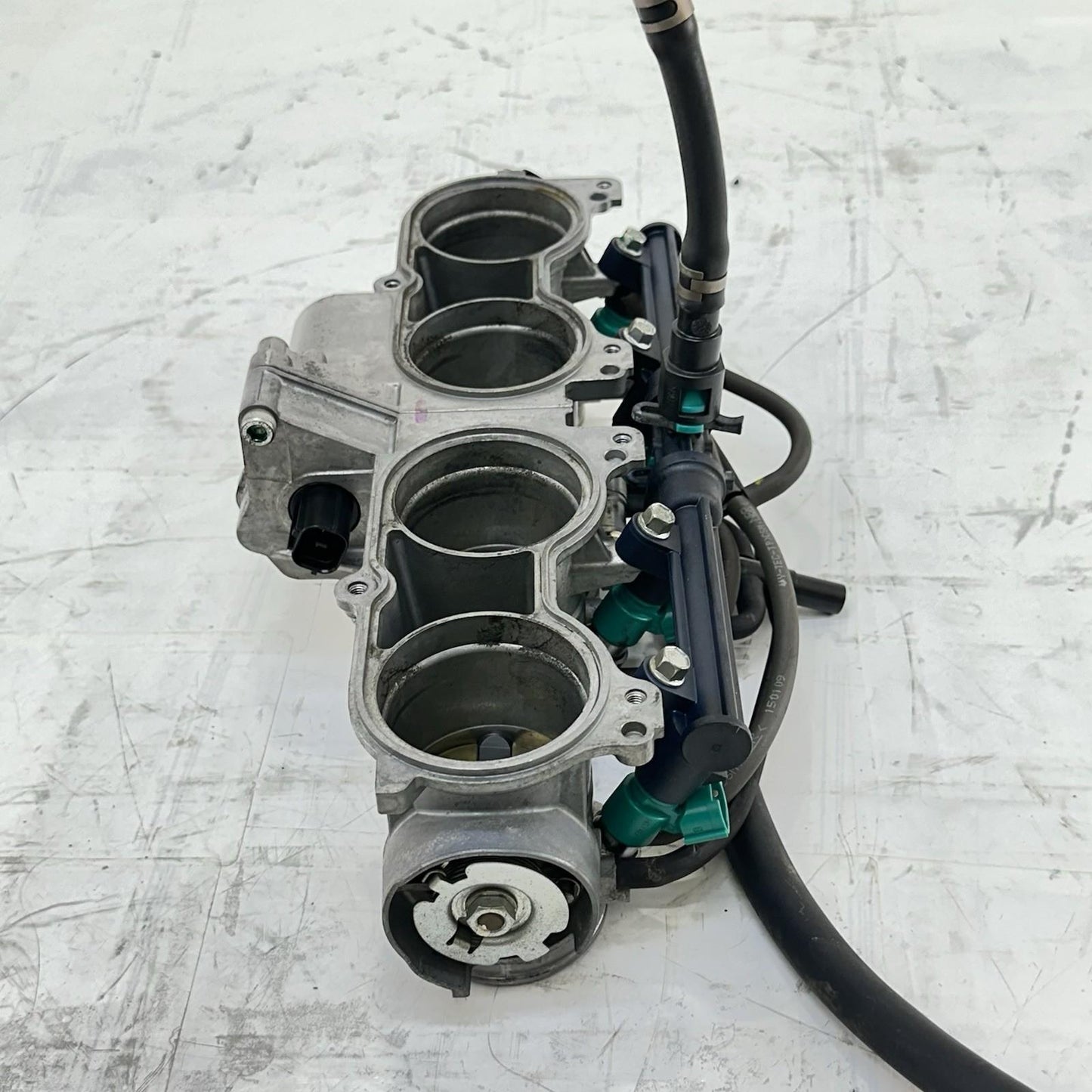 2017 - 2019 HONDA CBR1000RR THROTTLE BODY FUEL INJECTORS GAS LINES HOSES STOCK