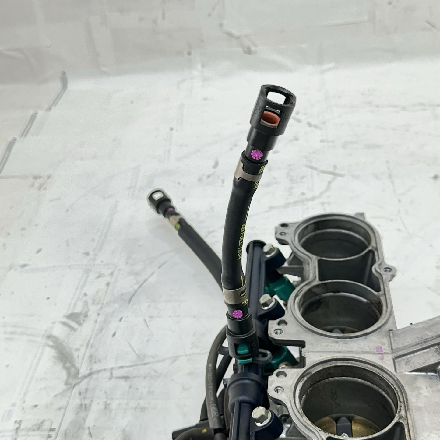 2017 - 2019 HONDA CBR1000RR THROTTLE BODY FUEL INJECTORS GAS LINES HOSES STOCK