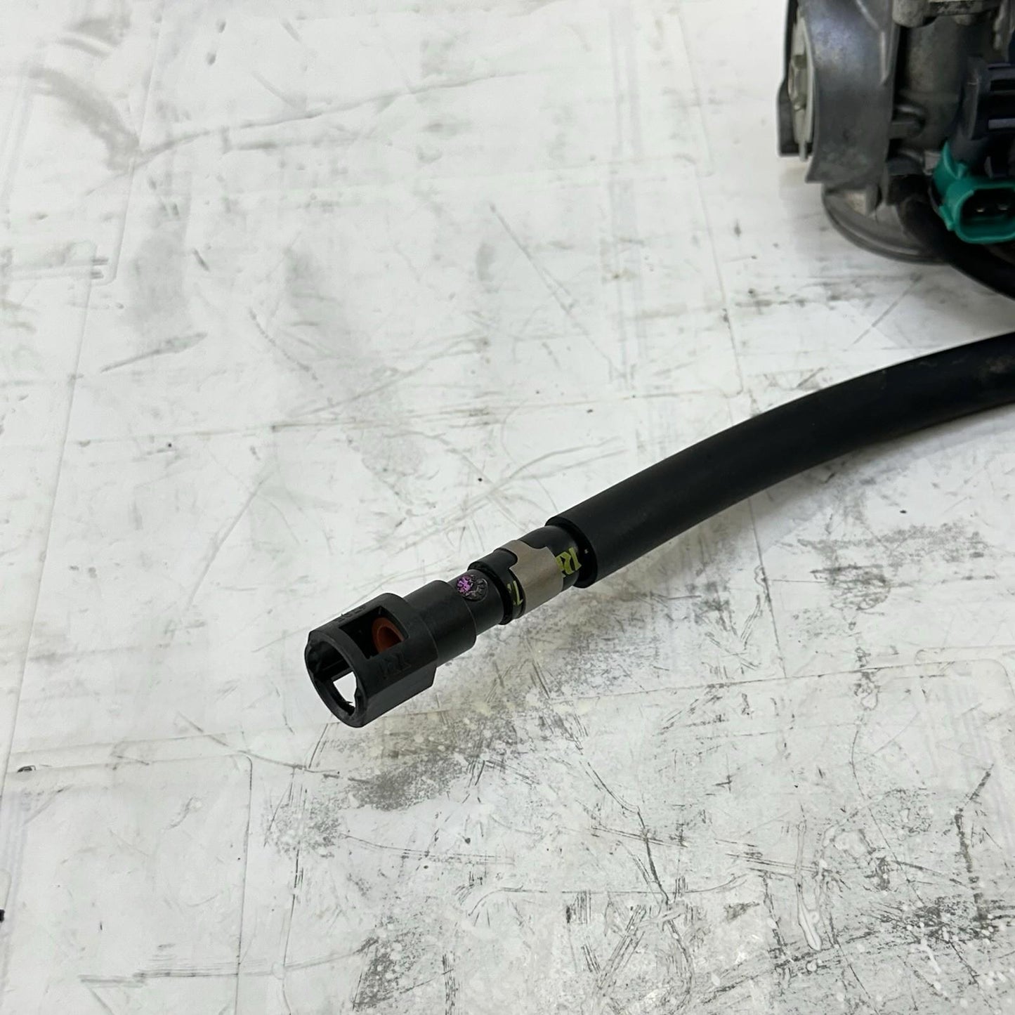 2017 - 2019 HONDA CBR1000RR THROTTLE BODY FUEL INJECTORS GAS LINES HOSES STOCK