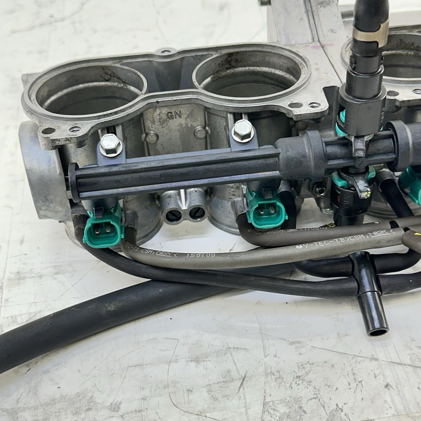2017 - 2019 HONDA CBR1000RR THROTTLE BODY FUEL INJECTORS GAS LINES HOSES STOCK