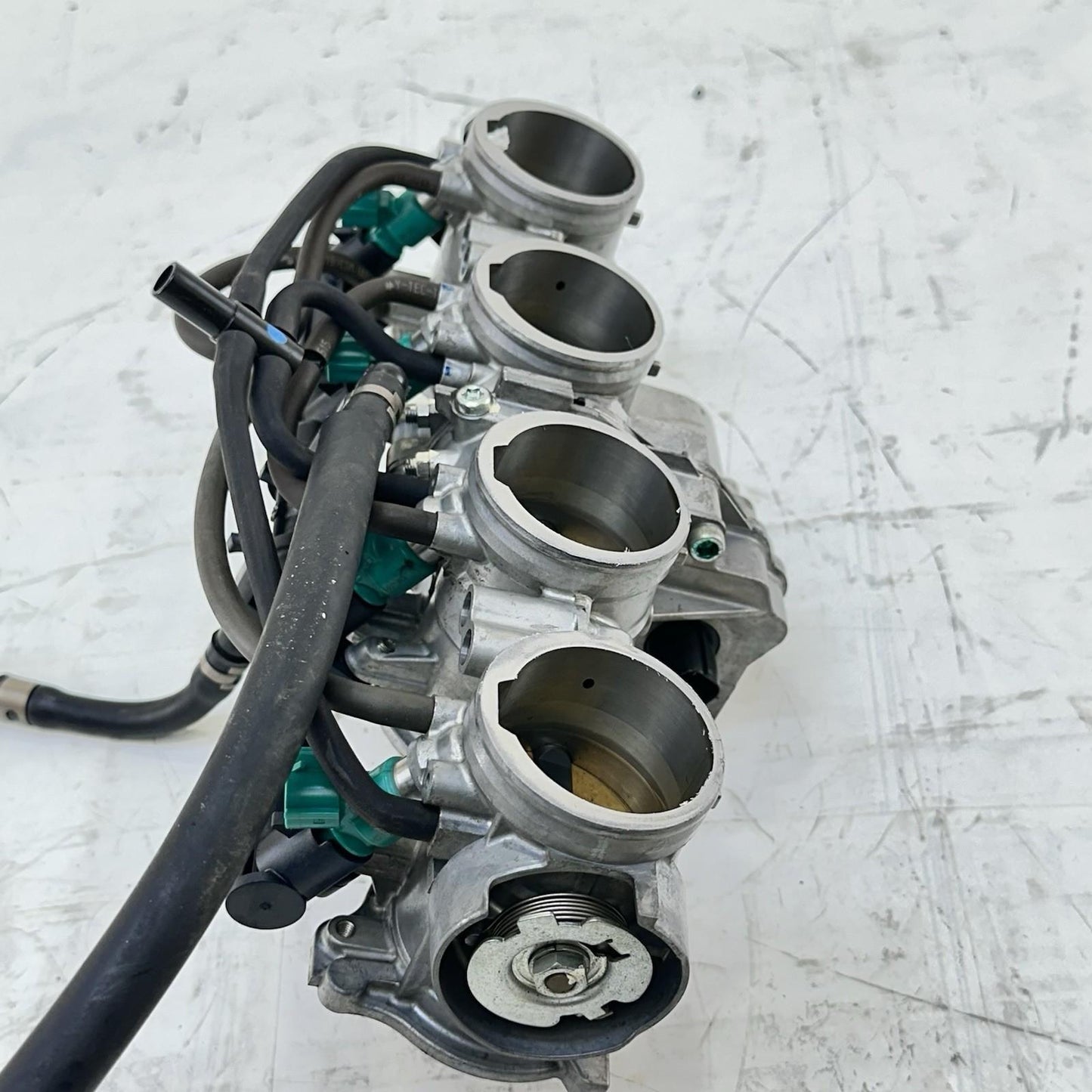 2017 - 2019 HONDA CBR1000RR THROTTLE BODY FUEL INJECTORS GAS LINES HOSES STOCK
