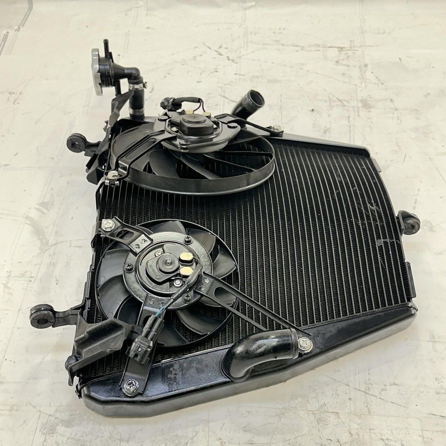 2017 - 2019 HONDA CBR1000RR RADIATOR FANS ENGINE MOTOR COOLING BLACK STOCK