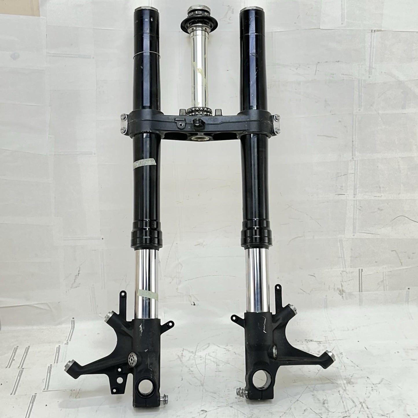 2017 - 2019 HONDA CBR1000RR FRONT FORKS LOWER TRIPLE TREE SUSPENSION SET STOCK