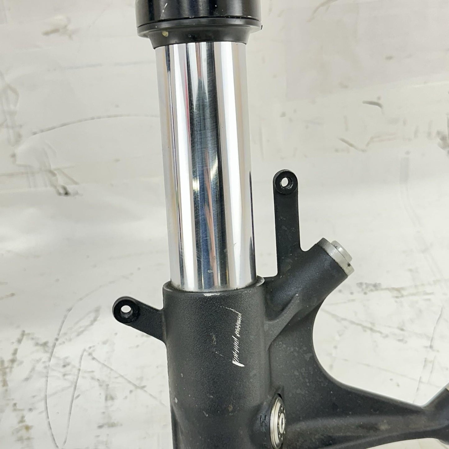 2017 - 2019 HONDA CBR1000RR FRONT FORKS LOWER TRIPLE TREE SUSPENSION SET STOCK