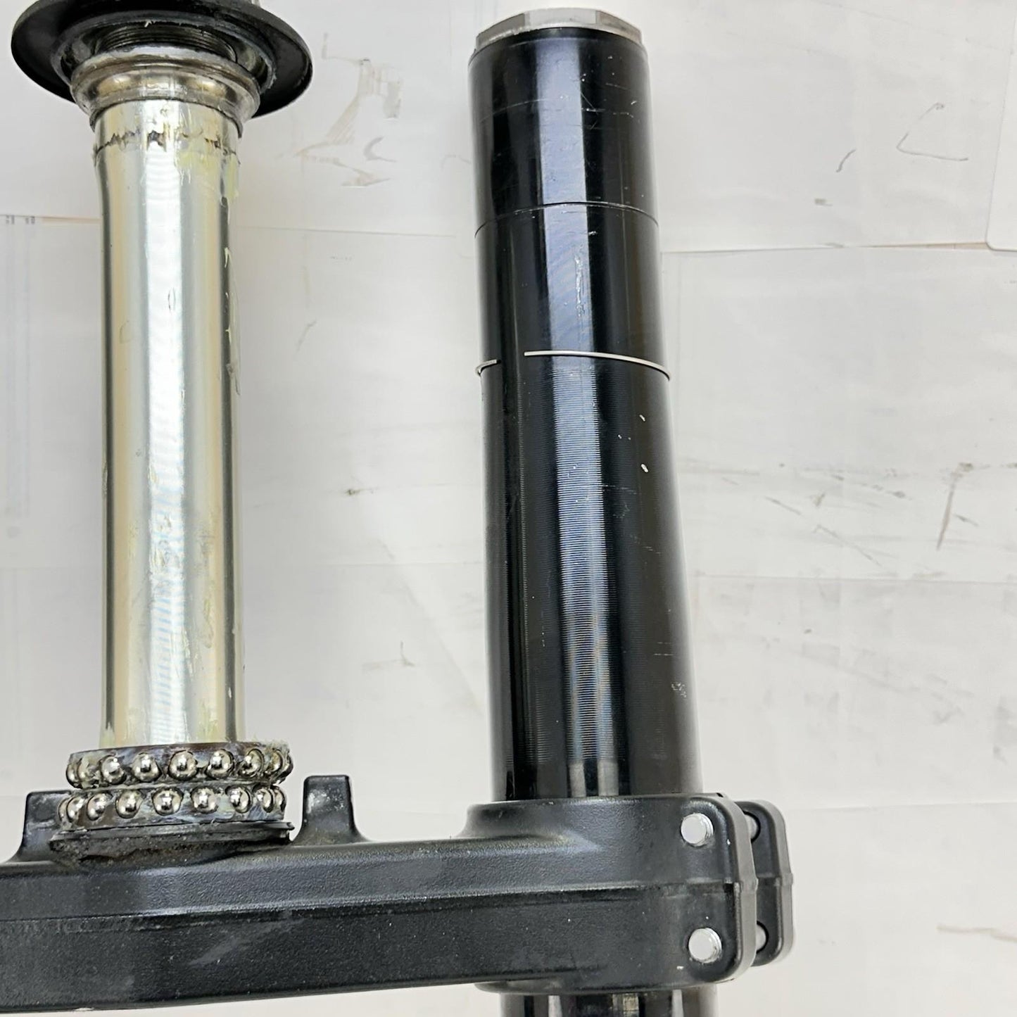 2017 - 2019 HONDA CBR1000RR FRONT FORKS LOWER TRIPLE TREE SUSPENSION SET STOCK
