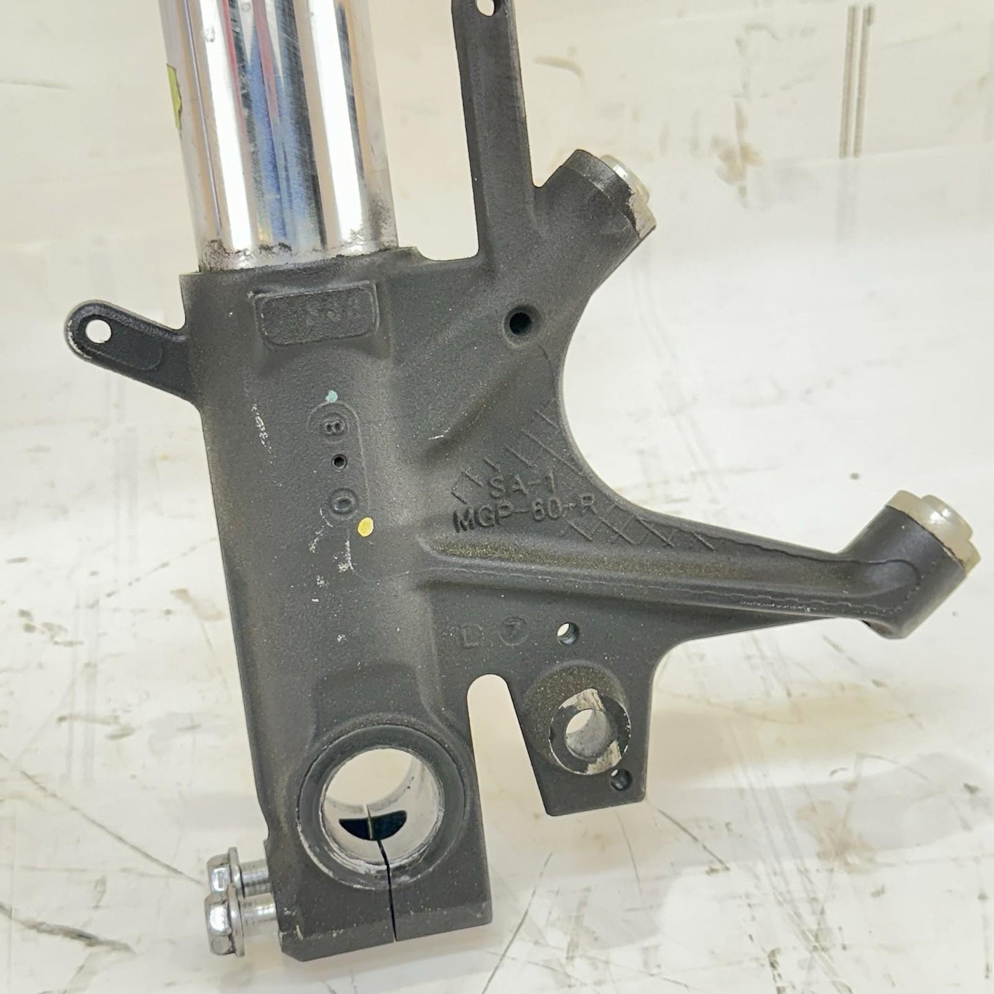 2017 - 2019 HONDA CBR1000RR FRONT FORKS LOWER TRIPLE TREE SUSPENSION SET STOCK
