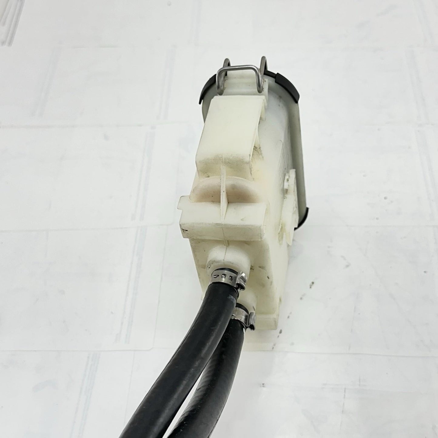 2016 CAN-AM SPYDER RT REAR BRAKE MASTER CYLINDER RESERVOIR BACK