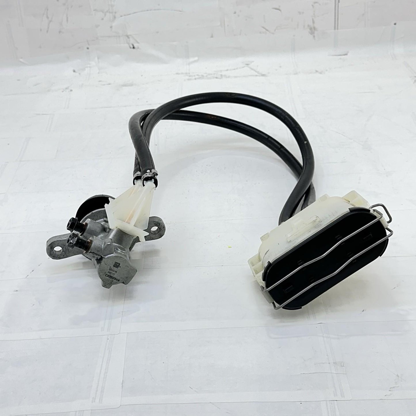 2016 CAN-AM SPYDER RT REAR BRAKE MASTER CYLINDER RESERVOIR BACK