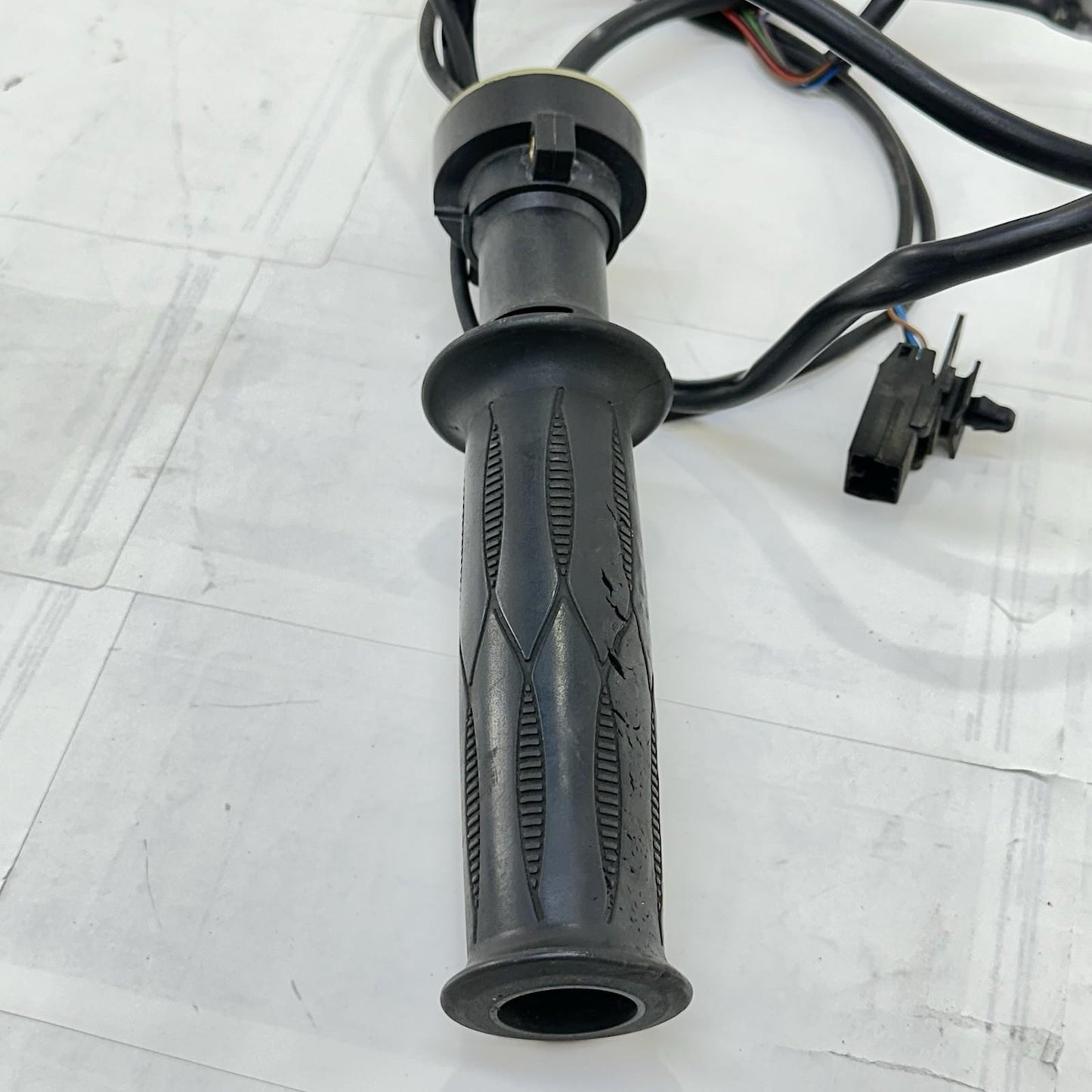 2016 CAN-AM SPYDER RT THROTTLE CONTROL GRIP RIGHT HANDLE BLACK STOCK