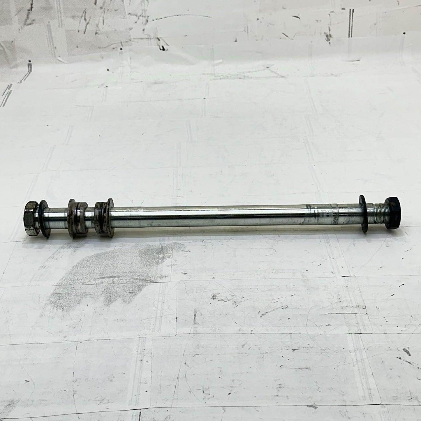 2016 CAN-AM SPYDER RT REAR AXLE BACK WHEEL RIM PIVOT BOLT SPACERS BRACKET STOCK