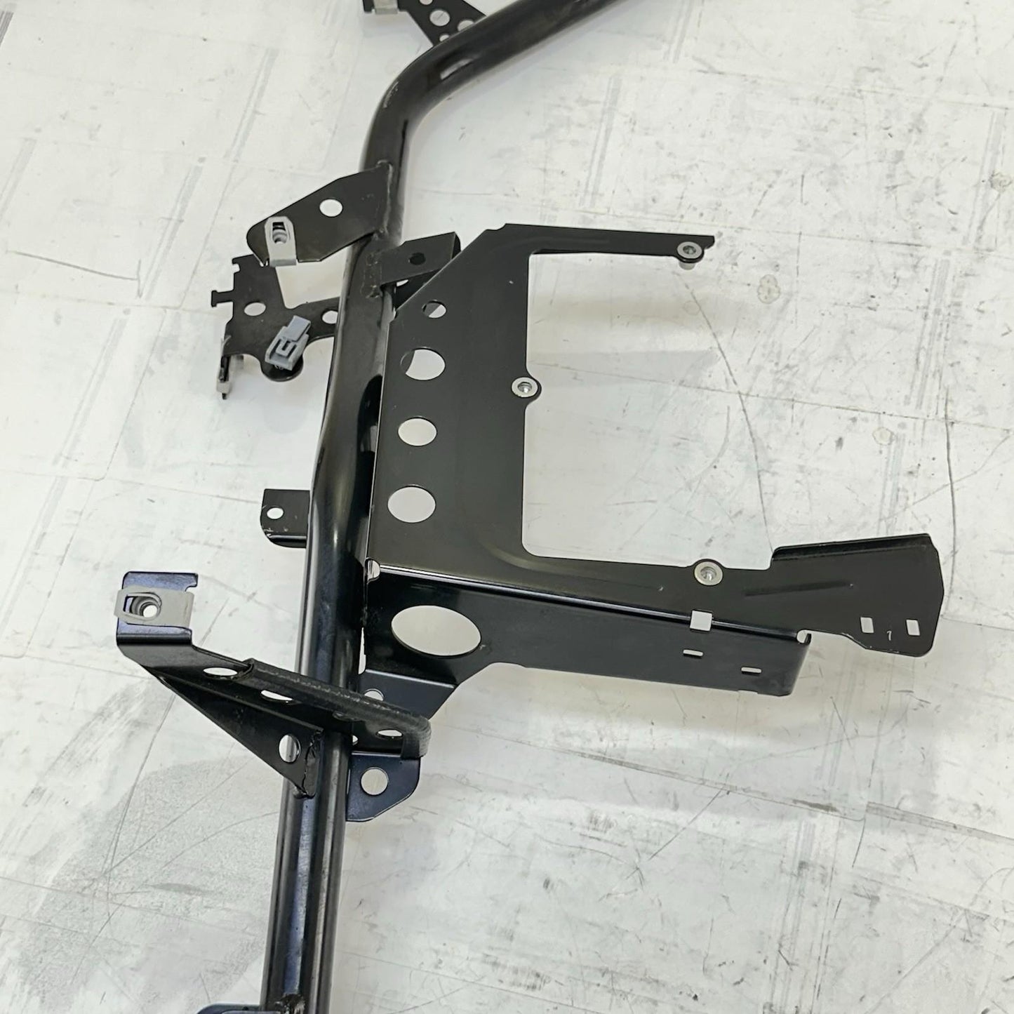 2016 CAN-AM SPYDER RT LEFT SIDE BRACKET FRAME SUPPORT ASSY BLACK STOCK