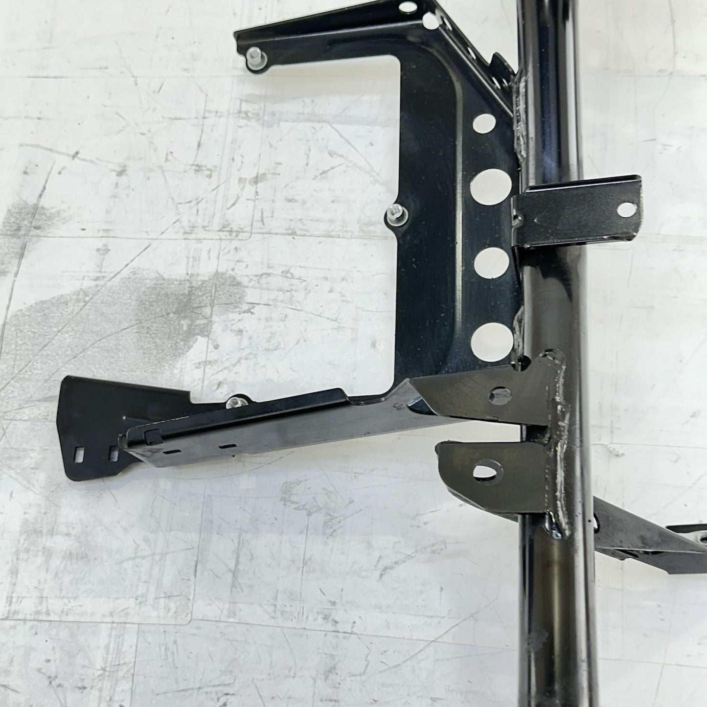 2016 CAN-AM SPYDER RT LEFT SIDE BRACKET FRAME SUPPORT ASSY BLACK STOCK