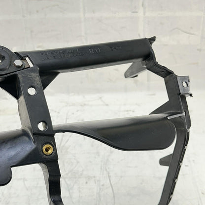2016 CAN-AM SPYDER RT LEFT SIDE FAIRING STAY FRONT COWL BRACKET HOLDER MOUNT