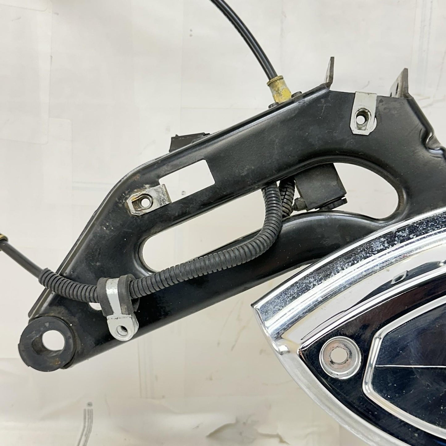 2016 CAN-AM SPYDER RT RIGHT FOOT REST BRACKET MOUNT BRAKE PEDAL CHROME STOCK