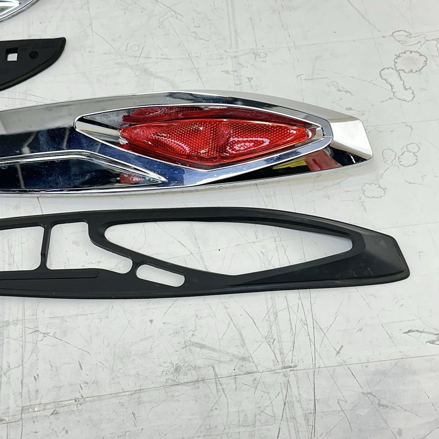 2016 CAN-AM SPYDER RT SIDE TRUNK TRIM REFLECTORS STORAGE BIN CHROME PANELS SET