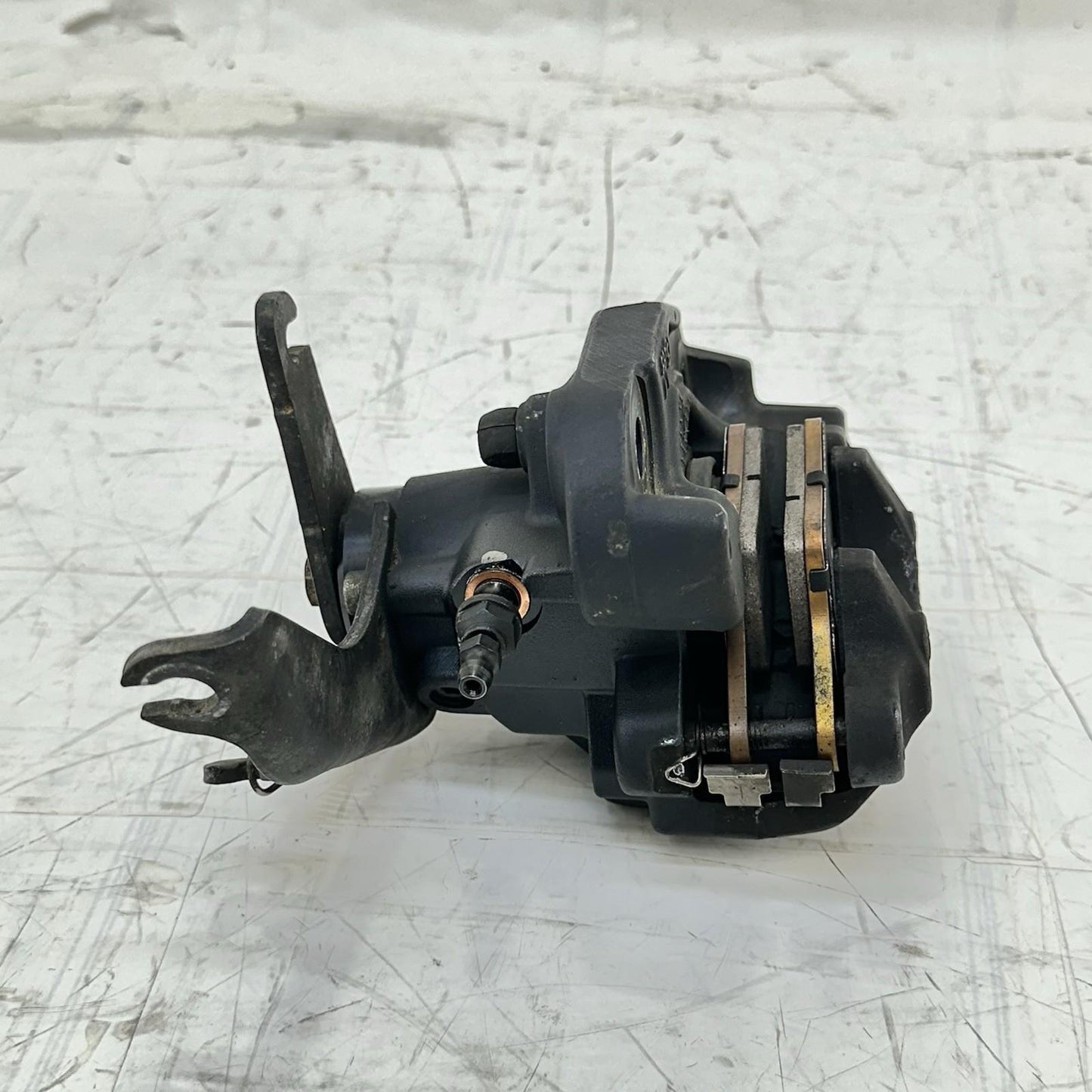 2016 CAN-AM SPYDER RT REAR BRAKE CALIPER BACK PADS BLACK BOLTS BREMBO