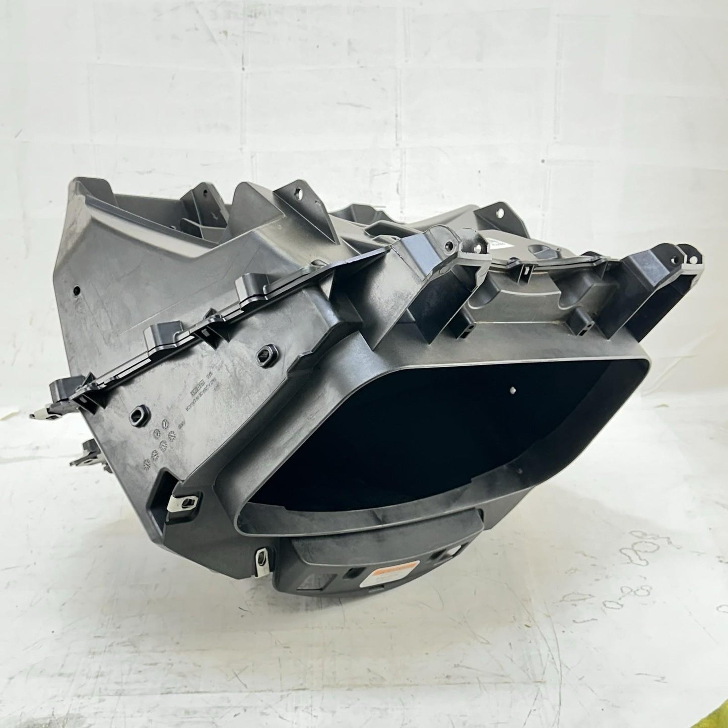 2016 CAN-AM SPYDER RT FRONT STORAGE COMPARTMENT BIN TRUNK BLACK STOCK