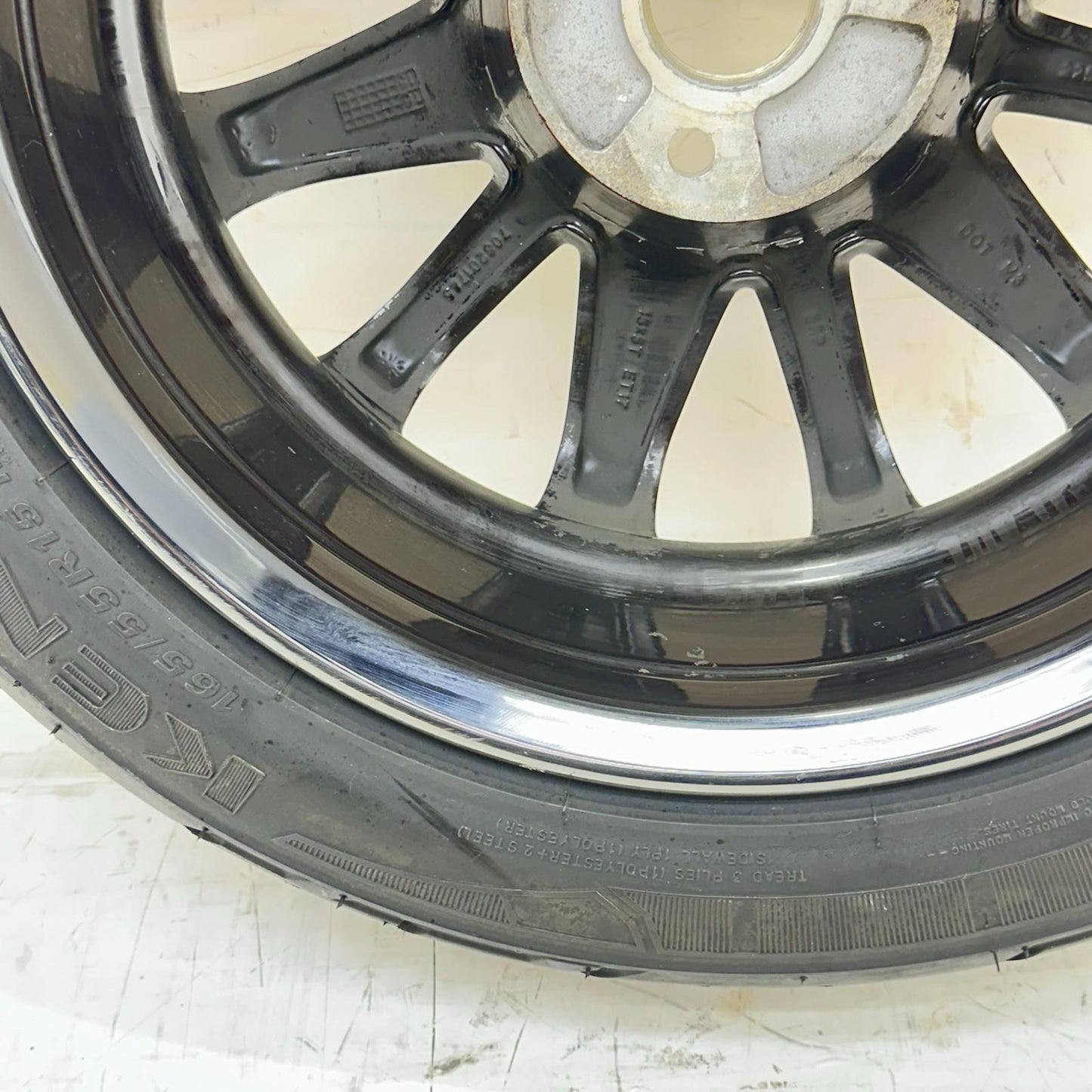 2016 CAN-AM SPYDER RT FRONT WHEEL RIM TIRE RUBBER SILVER CHROME STOCK