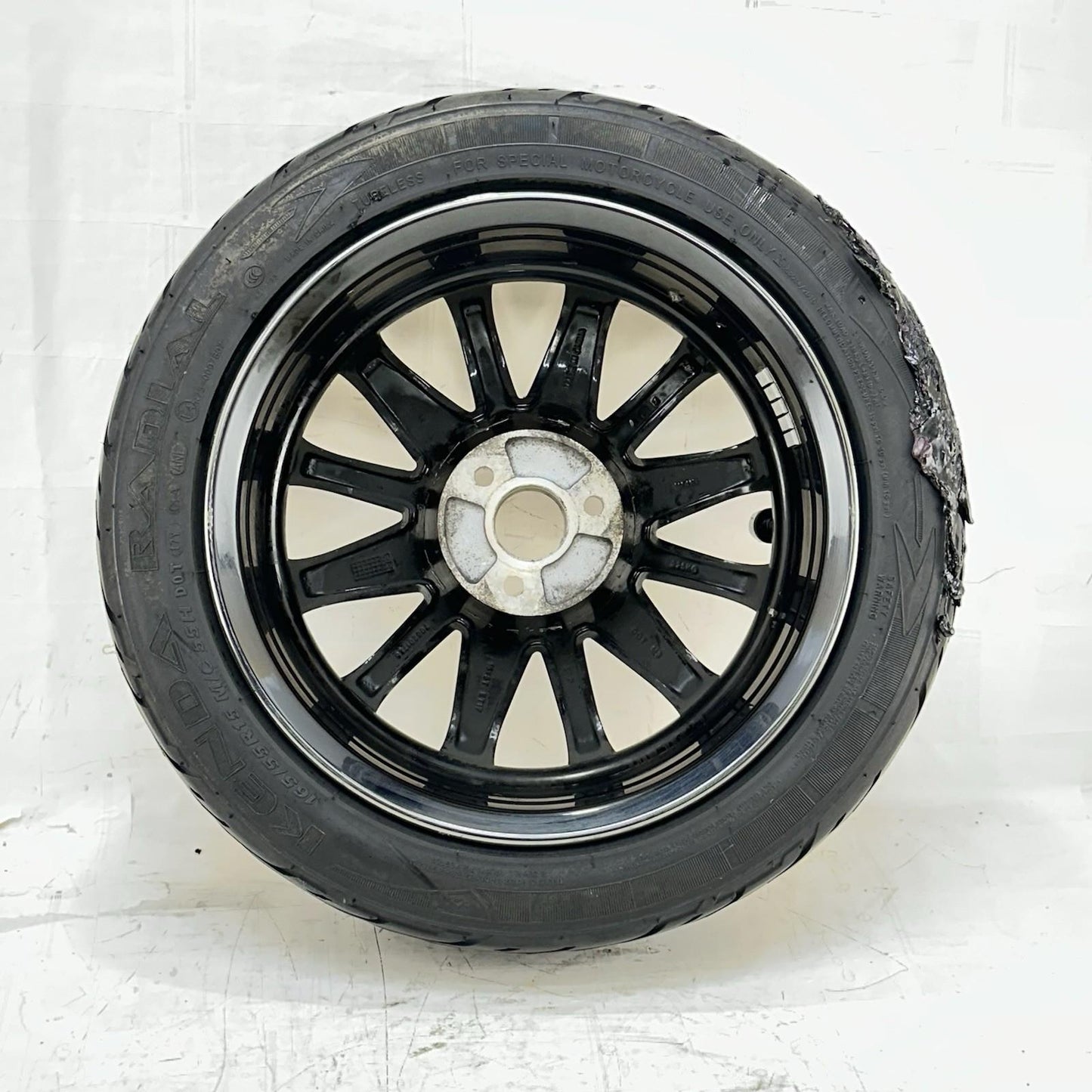 2016 CAN-AM SPYDER RT FRONT WHEEL RIM TIRE RUBBER SILVER CHROME STOCK