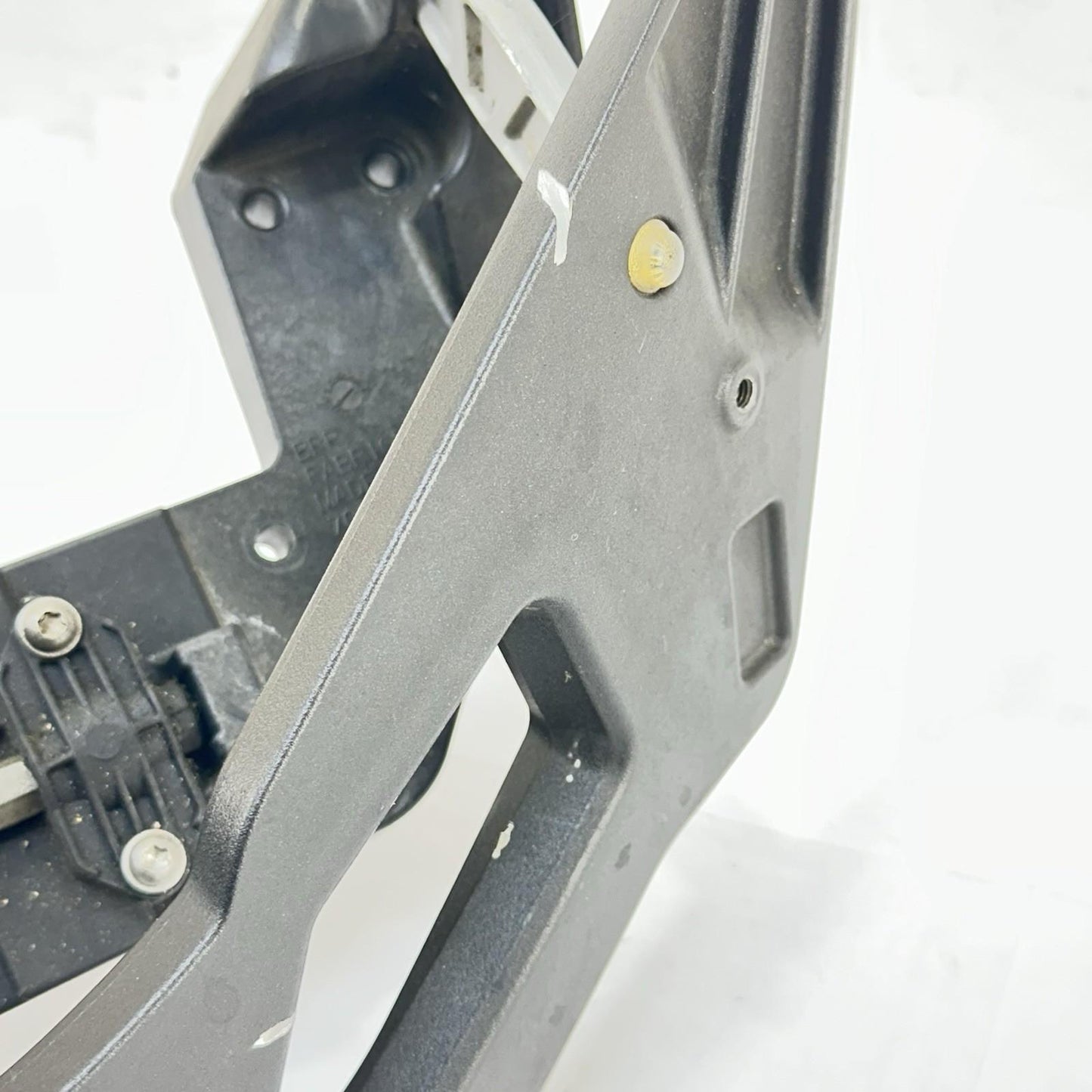 2016 CAN-AM SPYDER RT FRONT SERVO WINDSHIELD MOTOR RAISE LOWER FRONT BRACKET