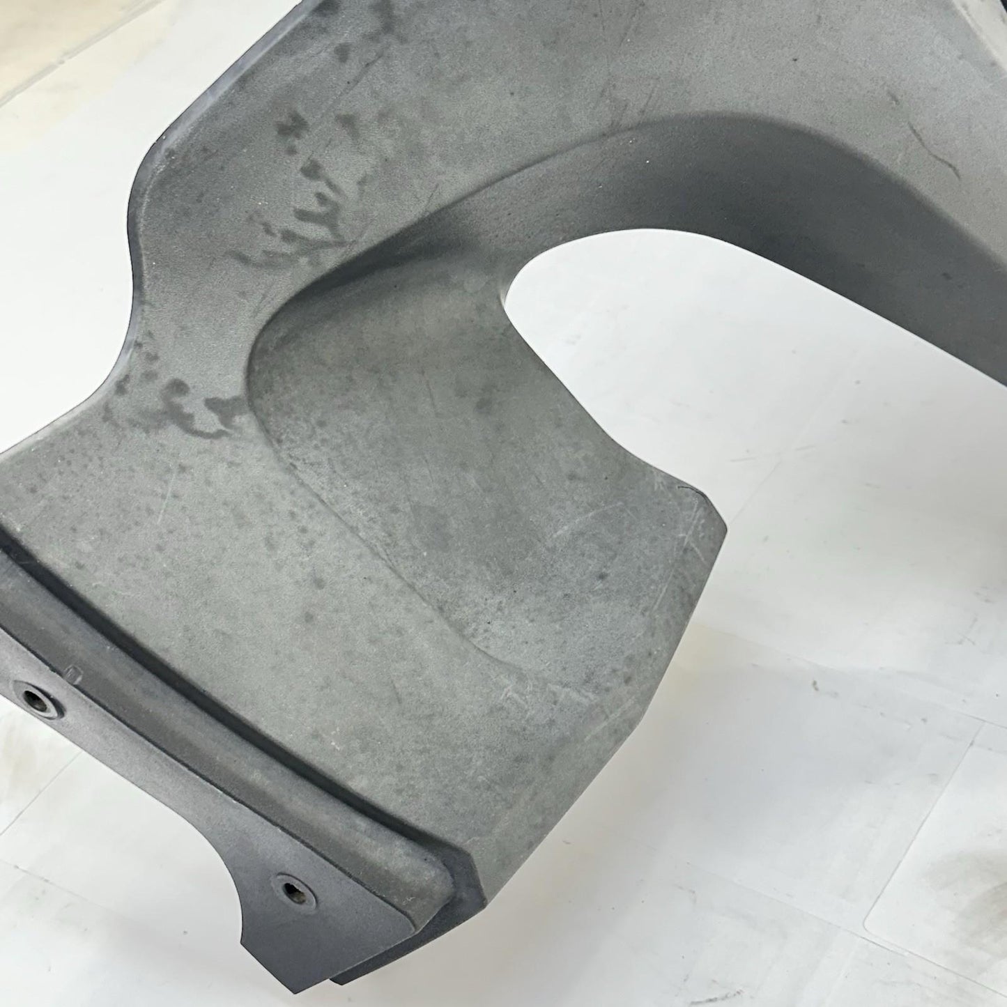 2016 CAN-AM SPYDER RT REAR FENDER TAIL FAIRING COWL PLATE HOLDER PLASTIC BLACK