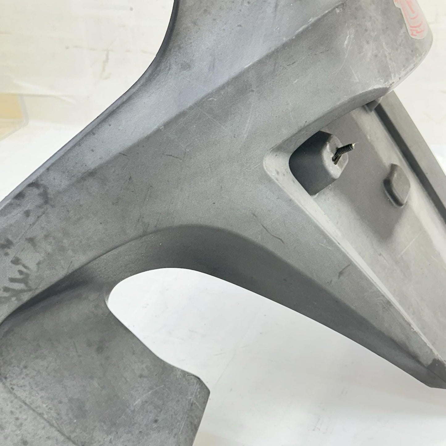 2016 CAN-AM SPYDER RT REAR FENDER TAIL FAIRING COWL PLATE HOLDER PLASTIC BLACK
