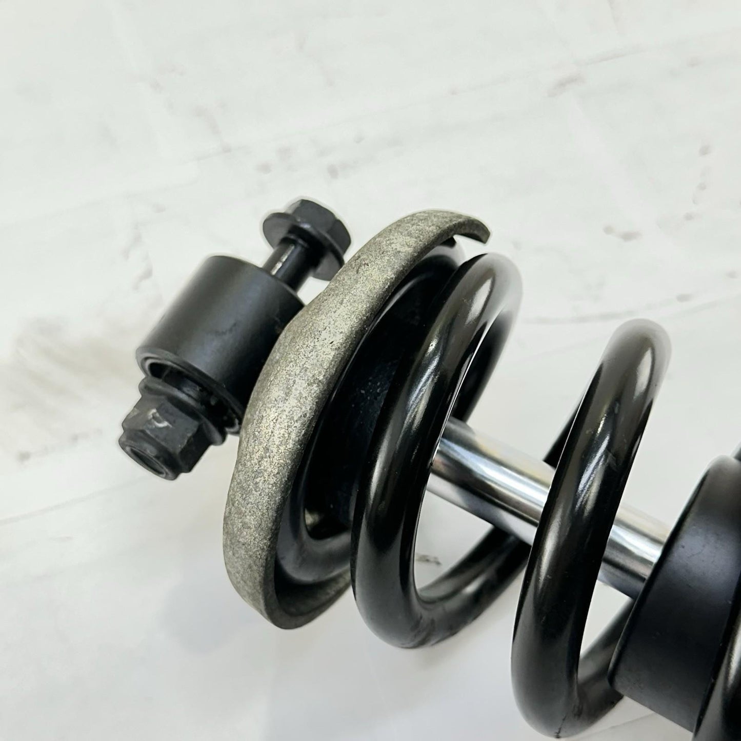 2016 CAN-AM SPYDER RT REAR SHOCK BACK SUSPENSION ABSORBOR BLACK STOCK