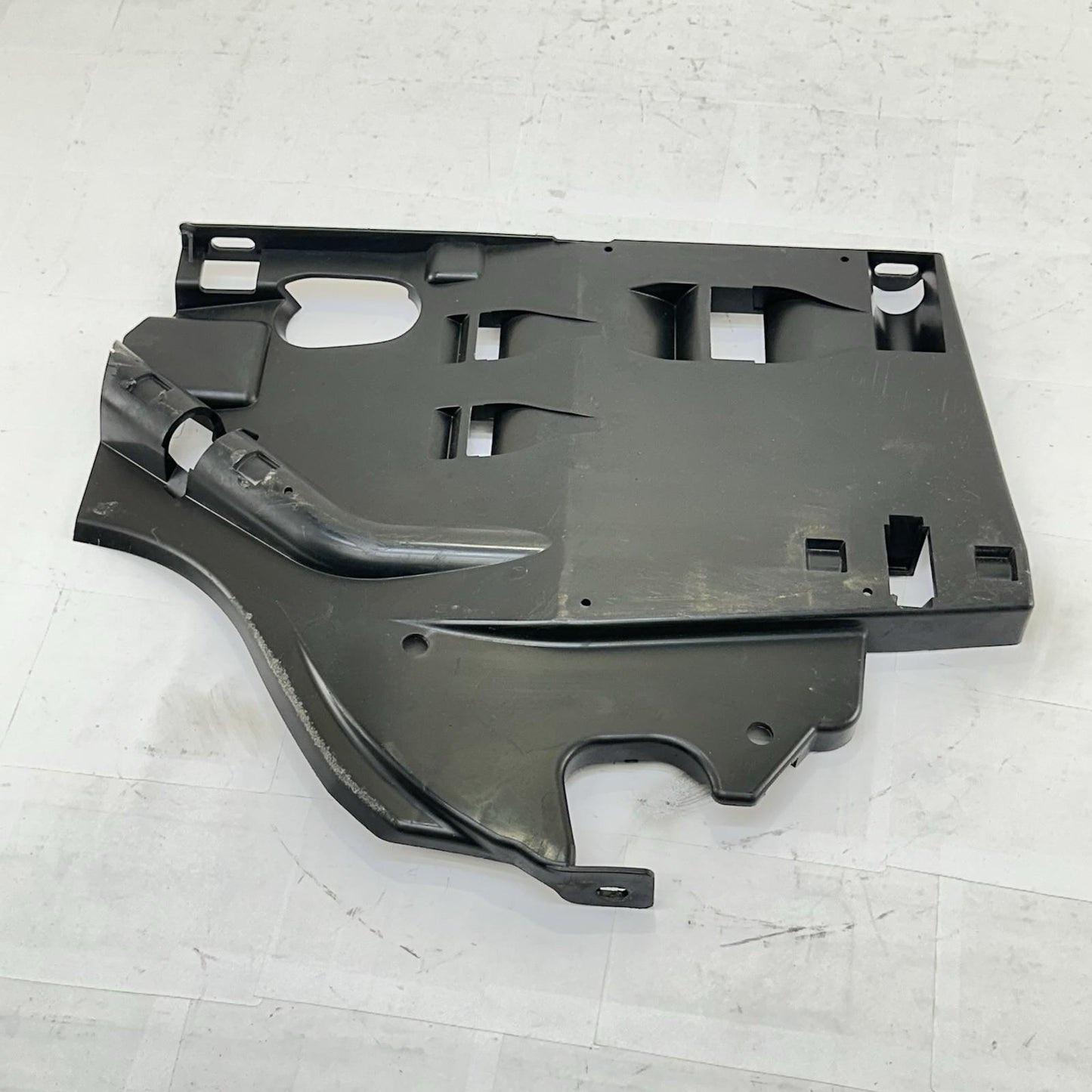 2016 CAN-AM SPYDER RT REAR UNDERTAIL WHEEL COVER PANEL COWL FAIRING PLASTIC