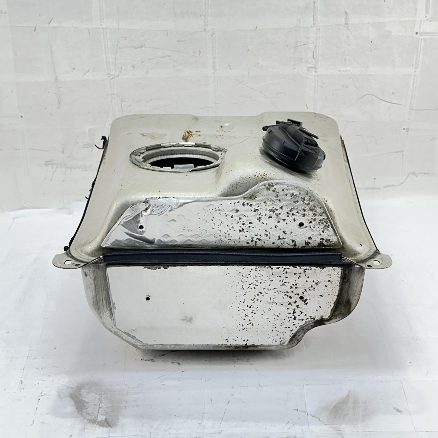 2016 CAN-AM SPYDER RT FUEL TANK GAS PETROL CAP LID RESERVOIR SILVER STOCK