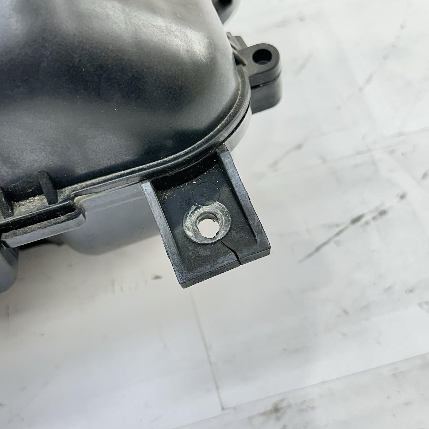 2016 CAN-AM SPYDER RT RIGHT AIR INTAKE SILENCER ASSY BLACK STOCK