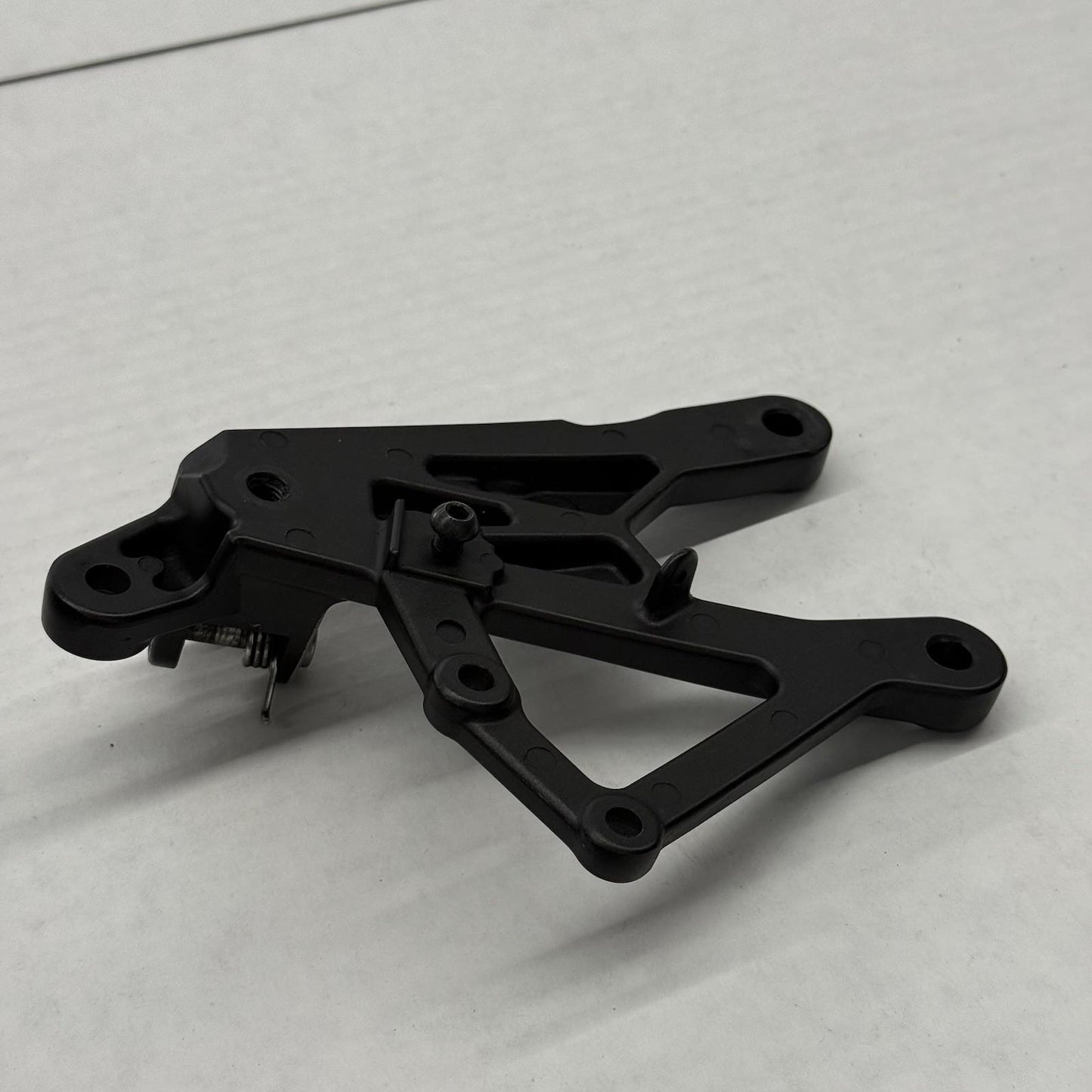 2015 - 2025 YAMAHA YZF R1 RIGHT REARSET BRACKET FRONT BRAKE PEDAL SPRING STOCK