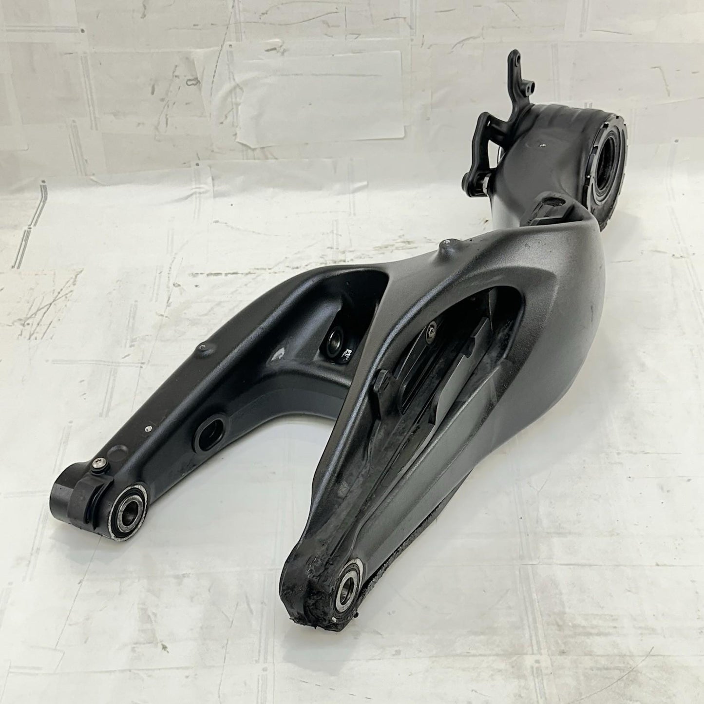 2017 - 2019 KTM 1290 SUPER DUKE GT SWINGARM REAR SHOCK FRAME BACK WHEEL STOCK