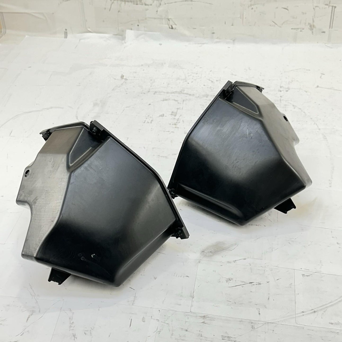 2016 CAN-AM SPYDER RT SPEAKER HOUSING CASE LEFT RIGHT SET PAIR BLACK STOCK