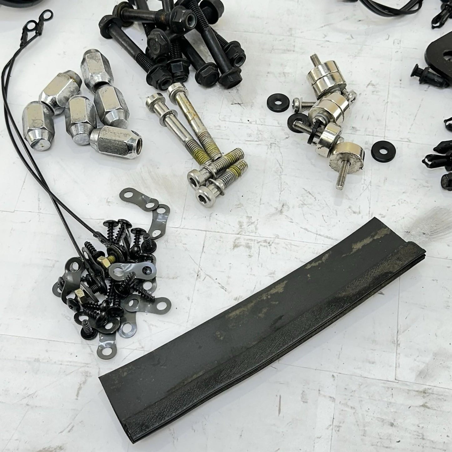 2016 CAN-AM SPYDER RT BOLTS NUTS SCREWS WIRES CABLES HORN HARDWARE MISC PARTS