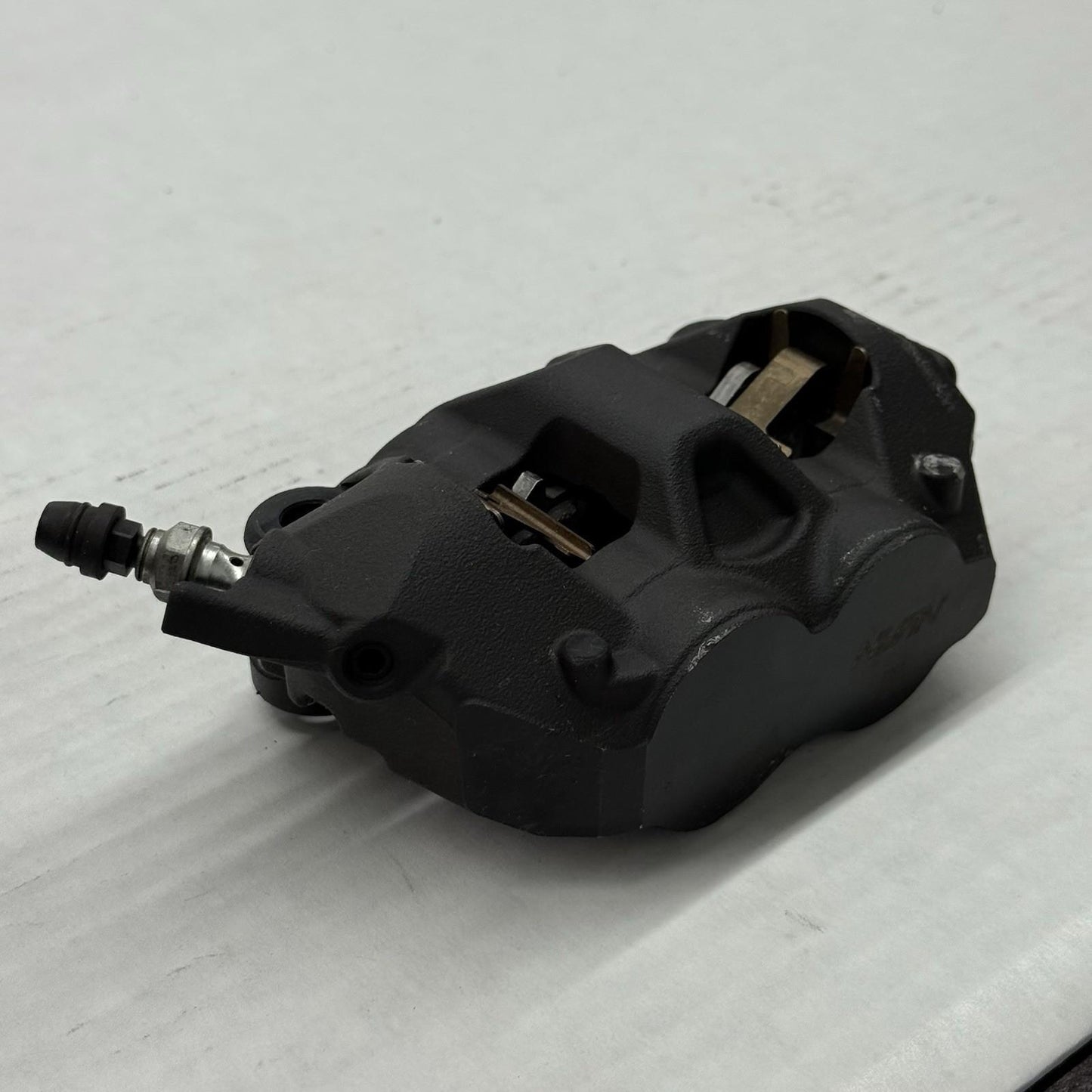2020 - 2025 BMW S1000RR FRONT BRAKE CALIPERS NISSIN LEFT RIGHT STOCK BLACK
