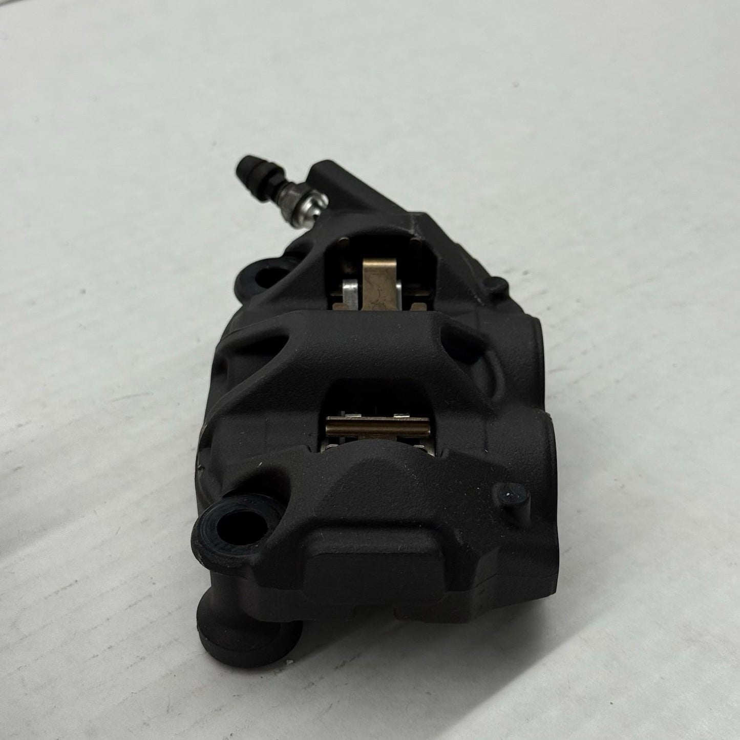 2020 - 2025 BMW S1000RR FRONT BRAKE CALIPERS NISSIN LEFT RIGHT STOCK BLACK