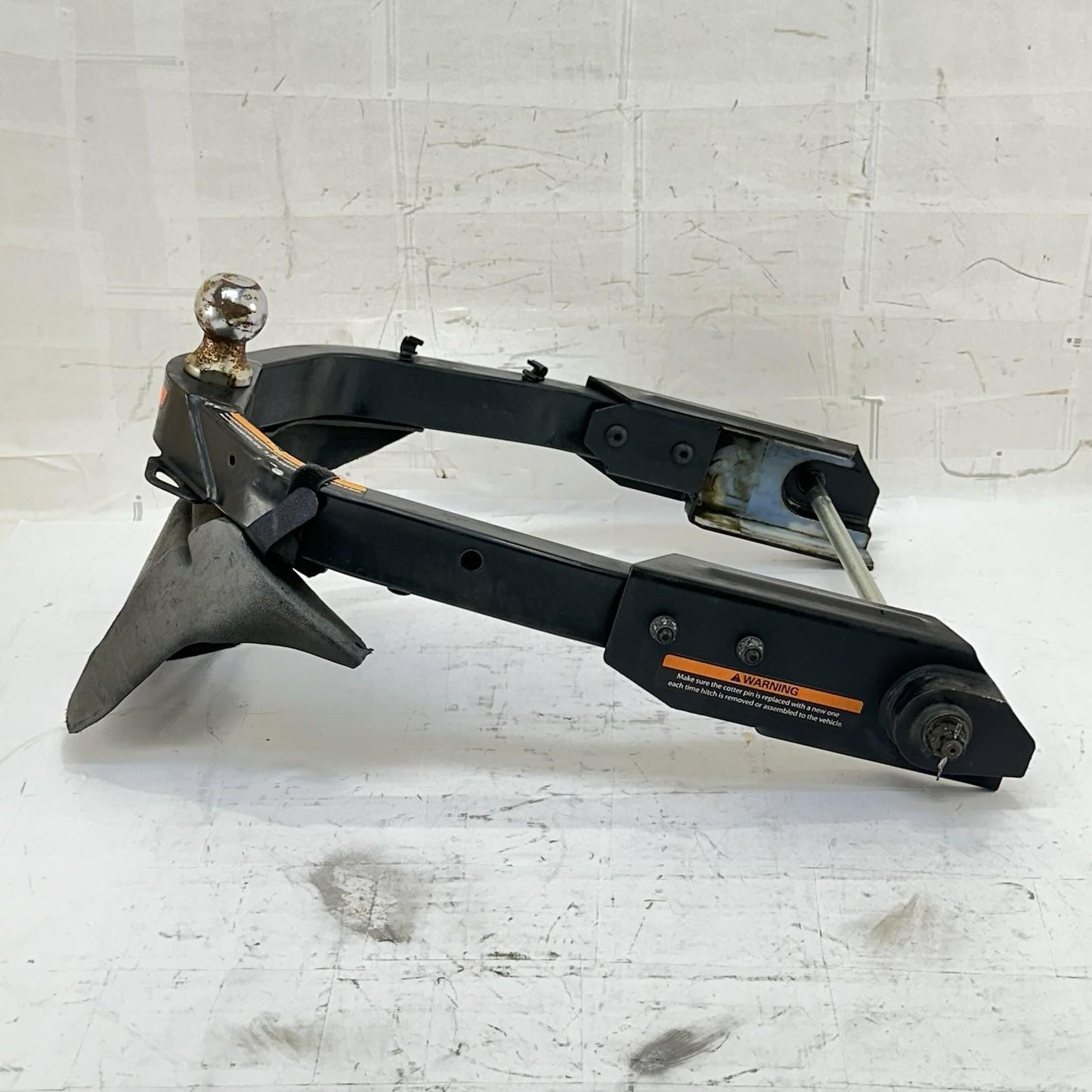2016 CAN-AM SPYDER RT REAR TRAILER HITCH AXLE BOLT BACK TOWING FRAME FENDER