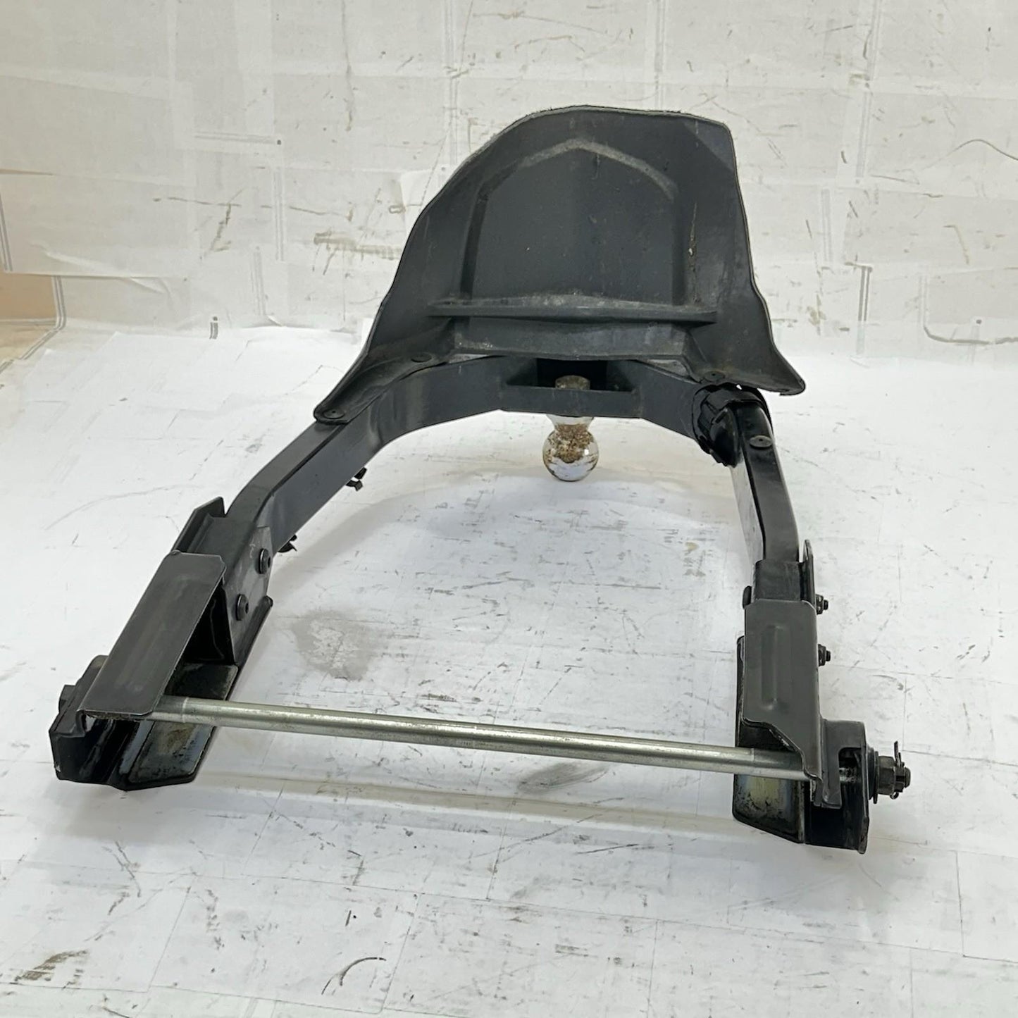2016 CAN-AM SPYDER RT REAR TRAILER HITCH AXLE BOLT BACK TOWING FRAME FENDER