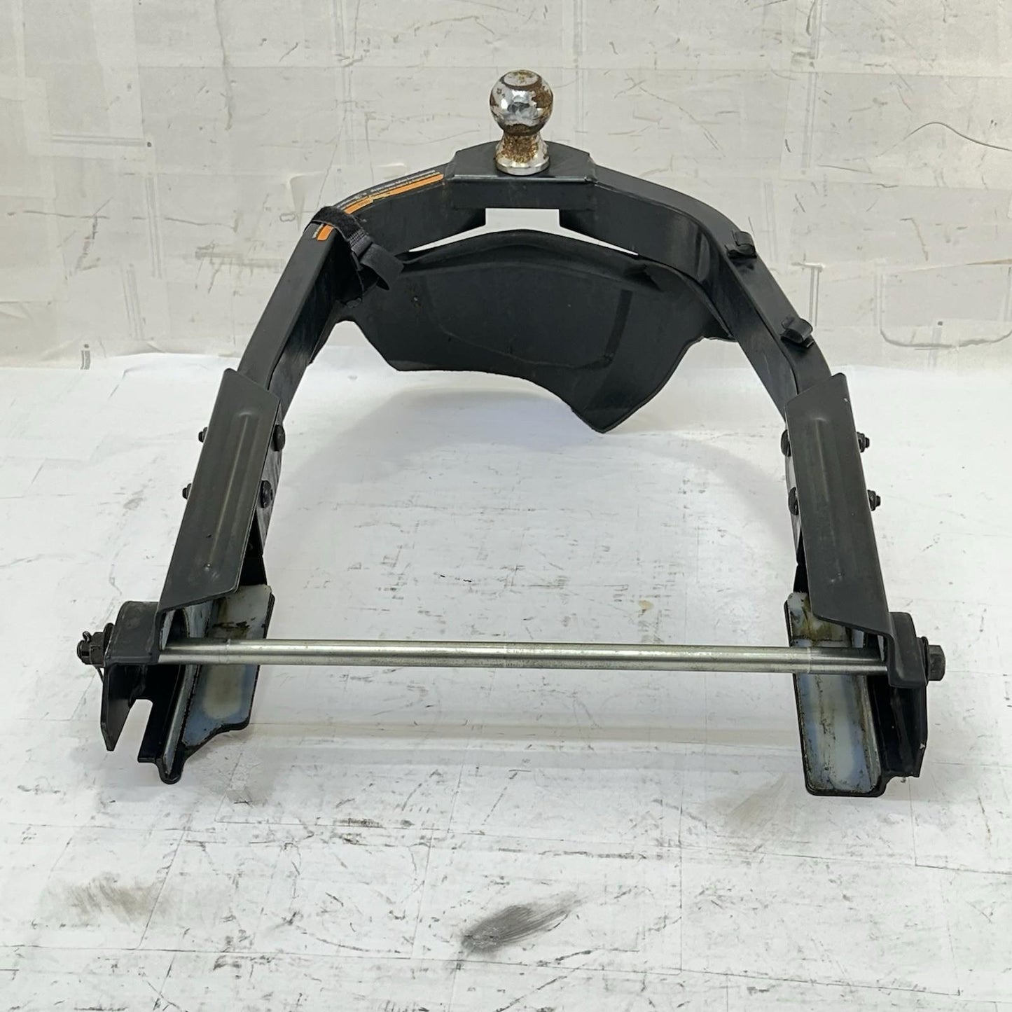 2016 CAN-AM SPYDER RT REAR TRAILER HITCH AXLE BOLT BACK TOWING FRAME FENDER