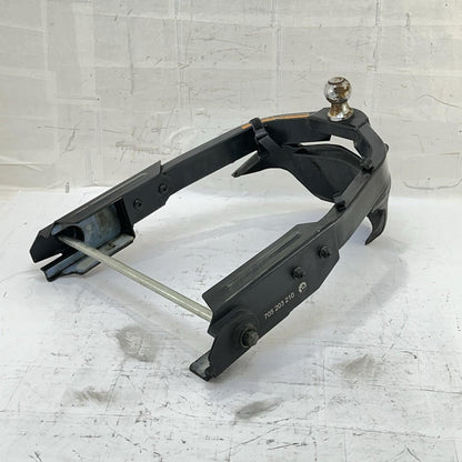 2016 CAN-AM SPYDER RT REAR TRAILER HITCH AXLE BOLT BACK TOWING FRAME FENDER