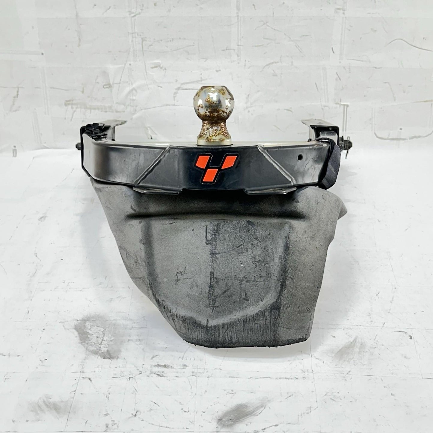 2016 CAN-AM SPYDER RT REAR TRAILER HITCH AXLE BOLT BACK TOWING FRAME FENDER