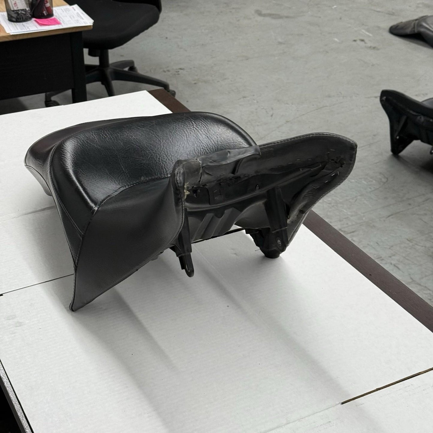 2010 - 2014 VICTORY CROSS COUNTRY SEAT HEATED  FRONT DRIVER REAR BLACK 5438107